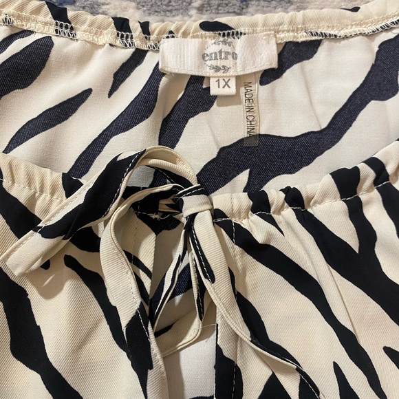 Entro Black and White Zebra Blouse - Picture 11 of 11